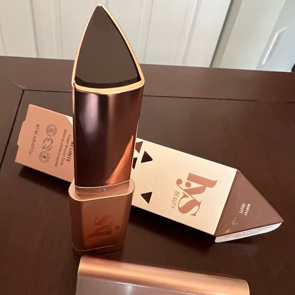 🎀 HOST PICK 🎀 LYS BEAUTY: NO LIMITS CREAM BRONZER STICK: Deep - Picture 1 of 10